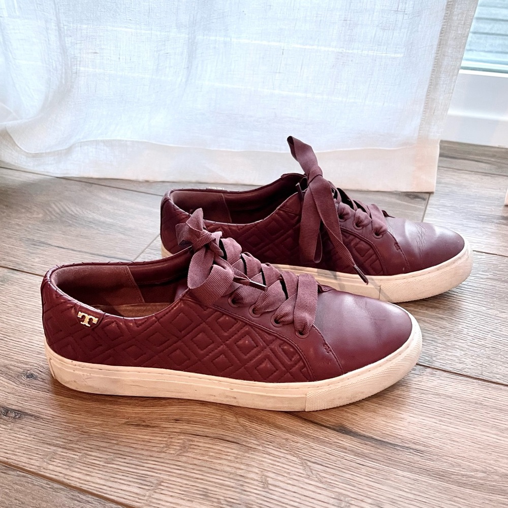 Tory Burch Wuilted Sneakers